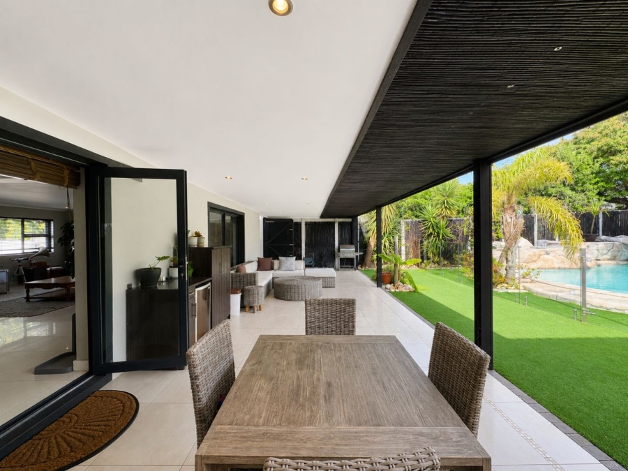 4 Bedroom Property for Sale in Flamingo Vlei Western Cape